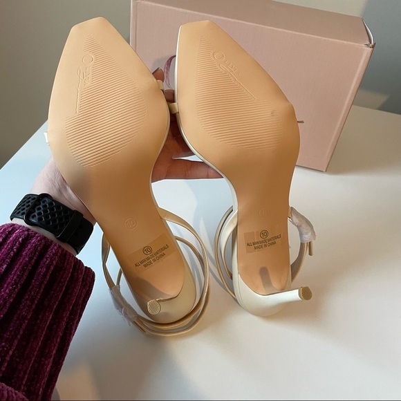 NIB Olivia Jaymes Siobhan Ivory Ankle Strap Heels - Picture 3 of 5